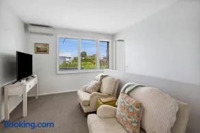3 Bedroom Townhouse on Anderson - Image 3