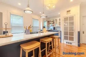 Friendship House - Image 4