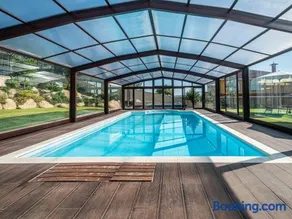 Lujo a estrenar con piscina cubierta - Image 1
