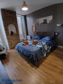 appartement renové , quartier historique du panier , centre-ville - Image 2