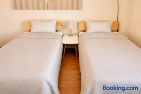 "たっきゅうミニホテル" "Takkyu mini hotel" 四国愛媛の宿-二階貸切-連泊割-バス停0分-ベッド8 - Image 2