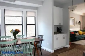 BOUTIQUE GARDEN HOUSE CHICAGO 3-STORY sleeps 12 - Image 3