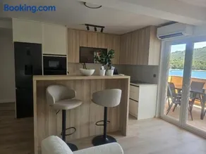 5m to sea, breathtaking view, newly renovated apartment - Image 3