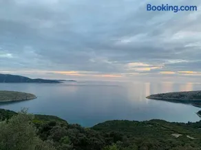 Ustrine view - Image 4