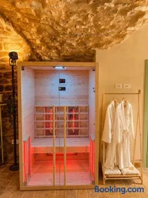 Suite in Pietra con Sauna nel Cuore di Spello - Image 4