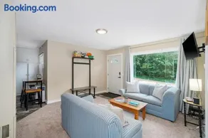 Crystal Mountain Charm - Image 2