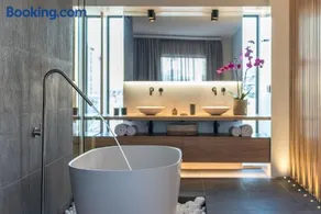 Hub Suites, Luxury living in Athens - Image 4