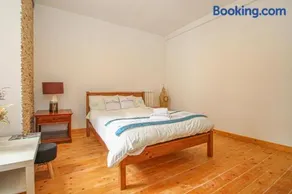 Deluxe Apartment - Image 5
