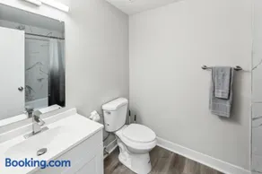 Pine Brook 1111 I State of the art 15 Bd Apt - Image 4
