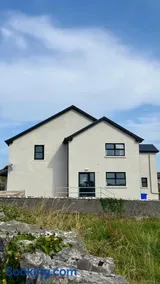 Dwellinghouse, Inishmore - Image 2