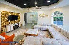 Casa Olympus Fort Lauderdale - Walk to the Beach! - Image 2