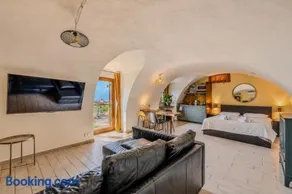 Casa Anastasia with private patio by GardaDoma - Image 1