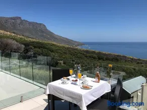 Camps Bay Blue Self-Catering Studios - Image 2