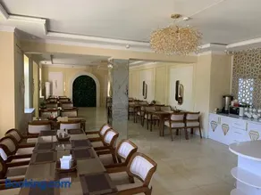Hotel crystal palace - Image 5