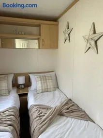marine getaways caravan hire - Image 2