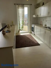 Great apartment with parking in the city center - Image 1