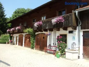 Schellenberger Hof - Image 1