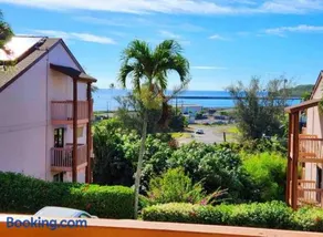 Central and Bright 2 BR, 2 BA, Pool and Oceanview - Image 1