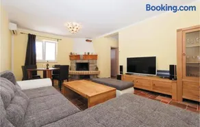 Stunning Home In Supetarska Draga - Image 3