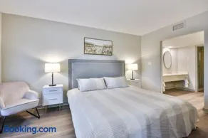 Hideaway 2BR Condo Pool & Heated Pool - Image 3