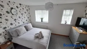 Cosy Manorfield Holiday Home - Image 2