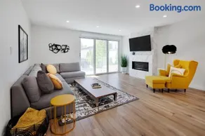 Spacious apartment near downtown - Image 4