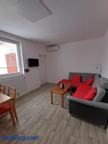 Apartmán v centru Zlína s parkováním u domu - Image 2