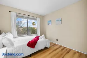 Mira Mesa Family Retreat 4BR with Balcony and Firepit - Image 3