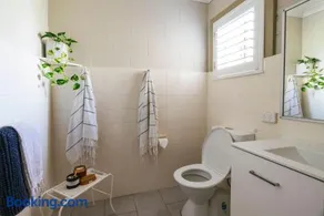 Merduka Sands 4 - Cozy Charming Cottage - Holiday Yamba - Image 5