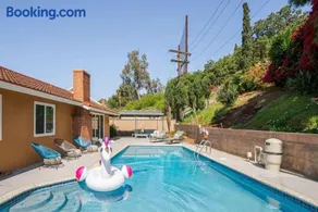 Blue Lagoon | Pool | Games | Close to DT - Image 4