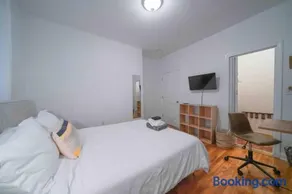 Cozy 2BR-Walk to Tufts & Green Line, Near Boston! - Image 2