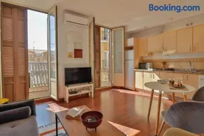 C61 - Brand New One Bedroom Cathedral Views - Image 3