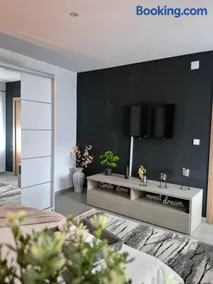 STD AFRODITA Apartment & Garden - Image 3