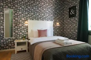Guestly Homes - 4BR Villa with Private Sauna - Image 1