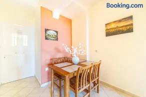 Mazis Family Apartment - Image 5