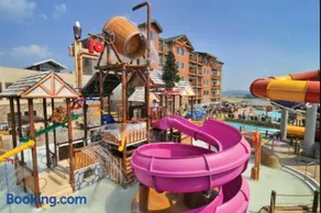 Beautiful Resort in Great Smokies Lodge 2BD Deluxe near Hillside Winery - Image 1