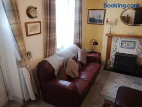 QUILLET COTTAGE, 2 GLENTOWAN ROAD - Image 3