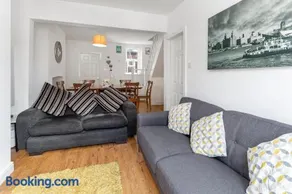 The World Famous Henderson House - Image 3