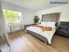 Private Suite with Laundry - Image 1