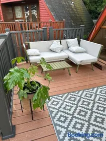 Deluxe Beach Chalet in Kingsdown! Sleeps 6 - Image 5