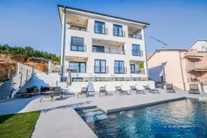 Apartment House Vista - Image 1