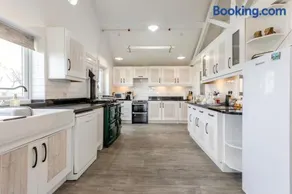 3 Bed in Welcombe oc-t41414 - Image 2