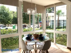 Esmeralda Apartment - Image 1