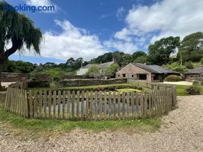 3 bedroom barn conversion with swimming pool, tennis court and more! - Image 5