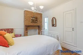Islay House - Brick Room - Image 4