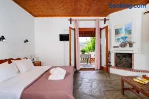 Giola Bungalows Sirines - Image 2
