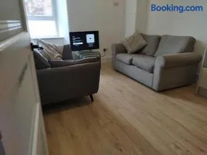 Hampden Glasgow Tenement Flat - Image 3