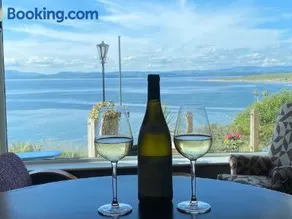 The Gaslight Inn Self Catering Holiday Apartments Rossnowlagh Donegal - Image 2
