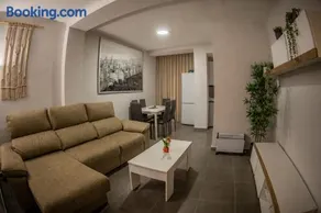 Aura Suites Viveiro - Image 2