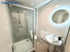 Comfy Ormskirk Family Stay by PolkaStays - Image 2
